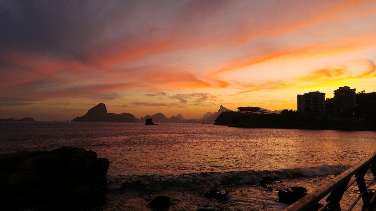 이카라이 해변(프라이아 지 이카라이)